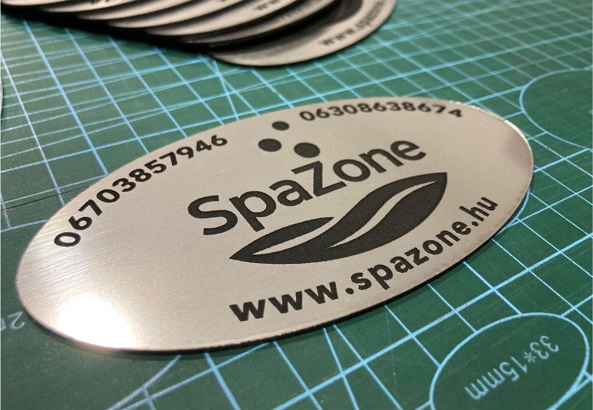 Céges gravírozott emblémák