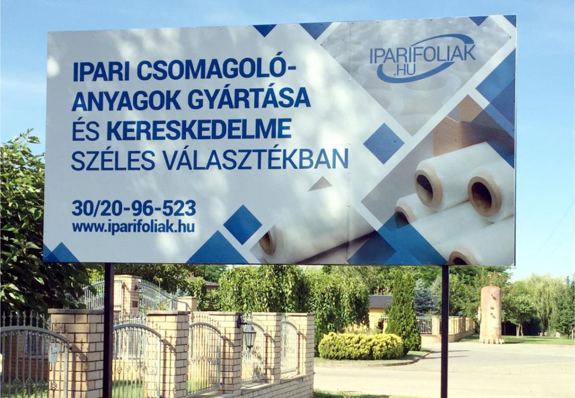 Útszéli cégtáblák