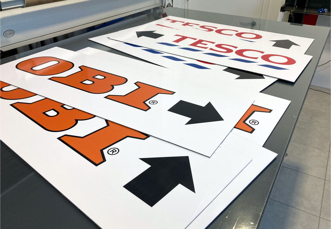 útbaigazító táblák