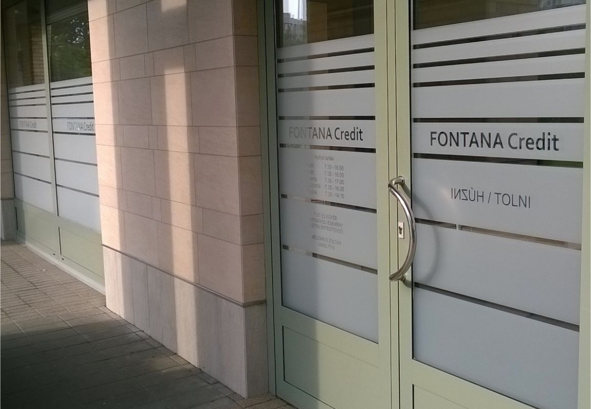 Homokfúvott fóliadekor